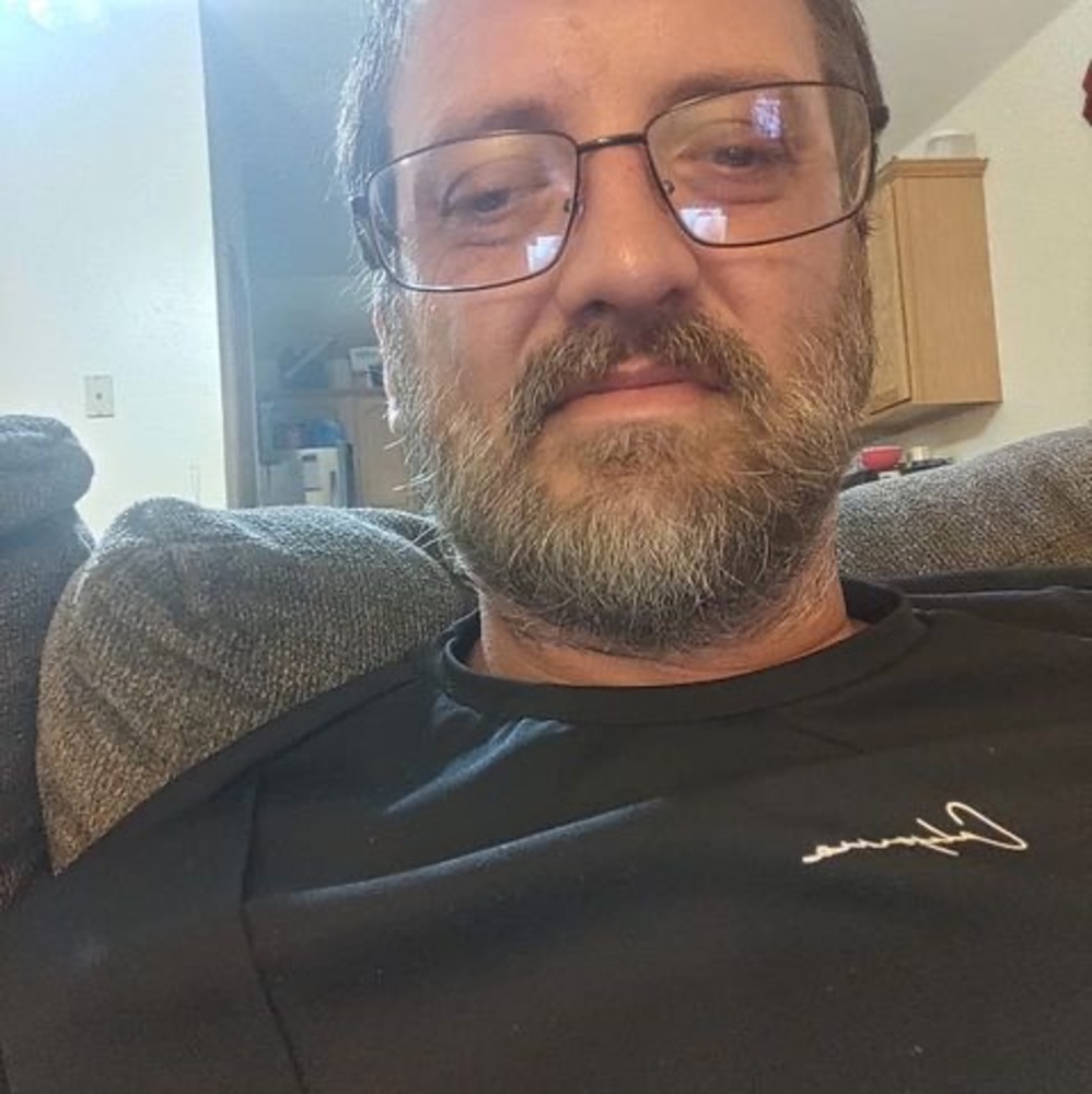 Meet your Posher, Dustin